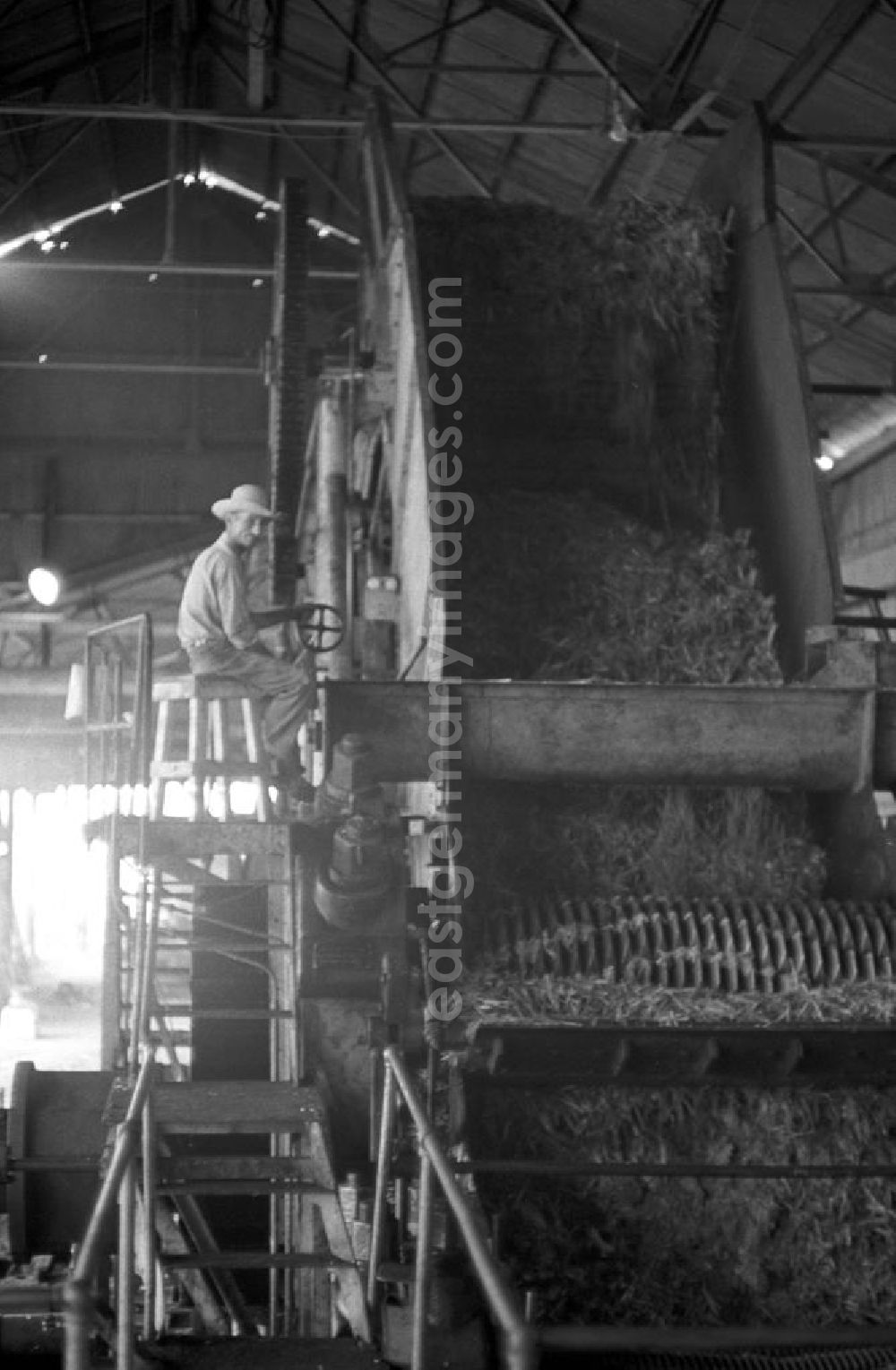 GDR photo archive: Cienfuegos - Blick in eine Zuckerfabrik in Cienfuegos. In den 60er und 7