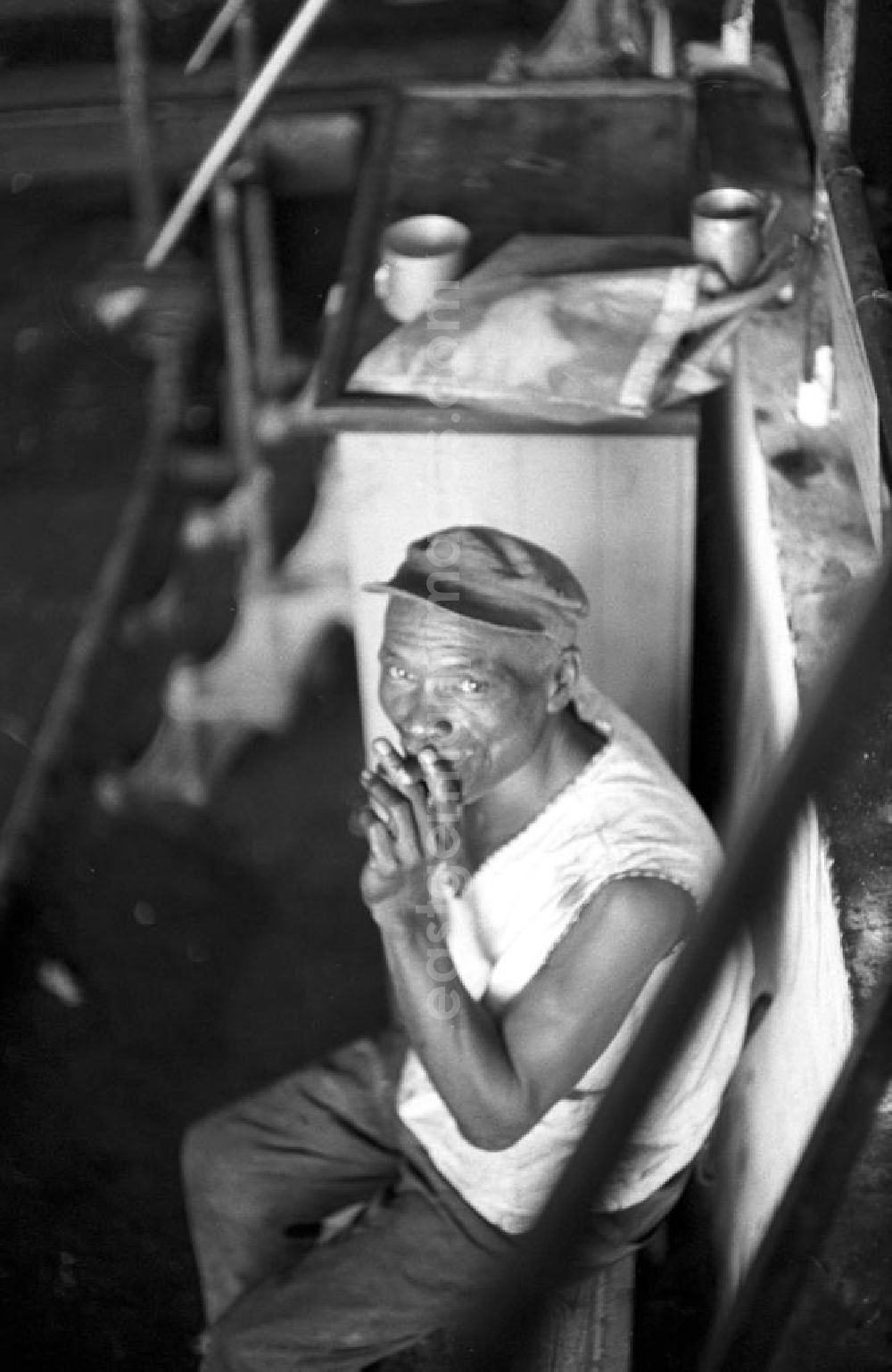 GDR photo archive: Cienfuegos - Arbeiter einer Zuckerfabrik in Cienfuegos. In den 60er und 7