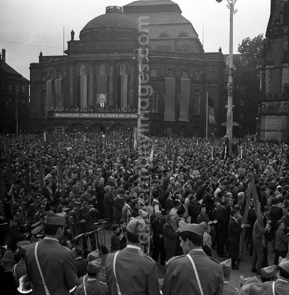 GDR photo archive: Chemnitz - 06.04.1968 Kundgebung in Karl- Marx Stadt. 15