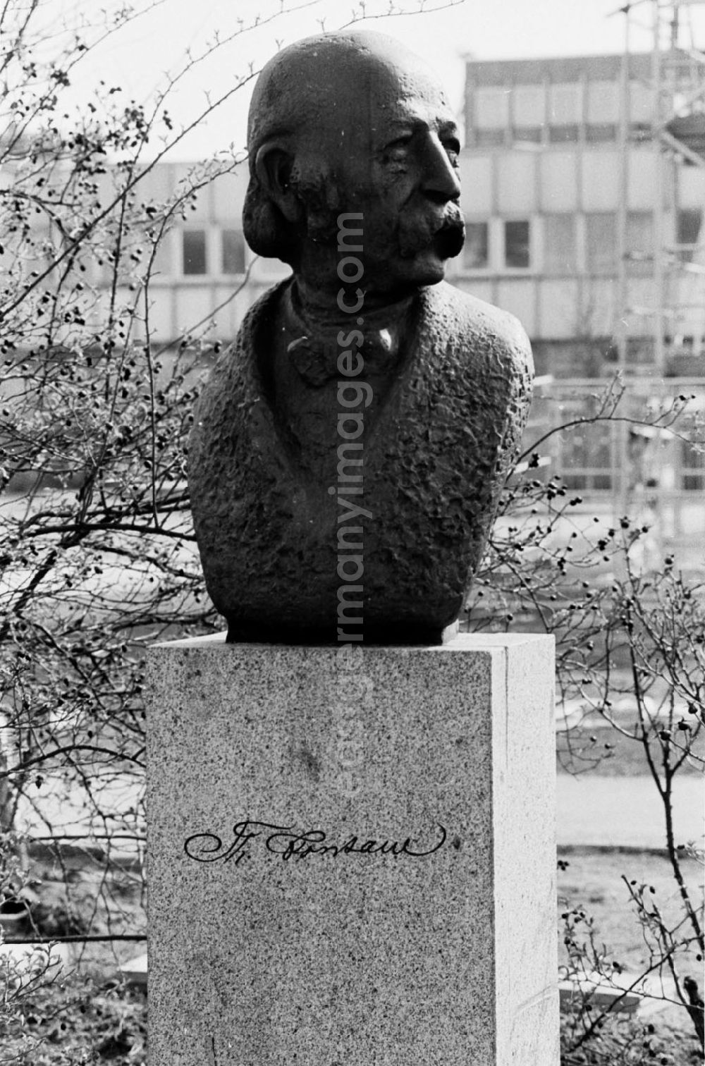 GDR picture archive: - Land Brandenburg Frühling in Potsdam Umschlagnummer: 7325