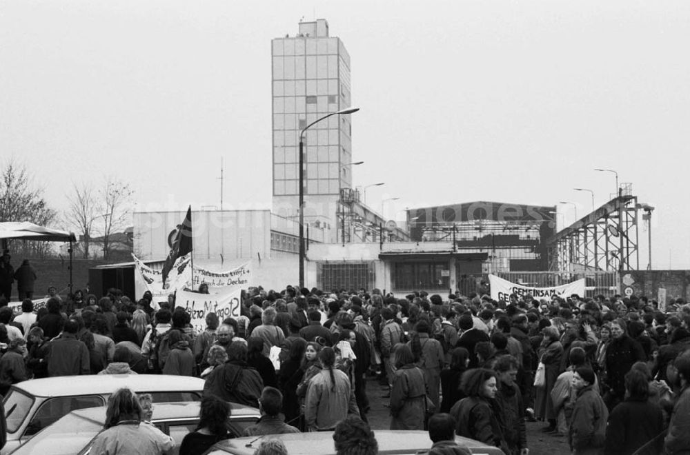 GDR picture archive: Sachsen-Anhalt - Land Sachsen-Anhalt Demo in Helmstedt und Morsleben Atomkraftgegener