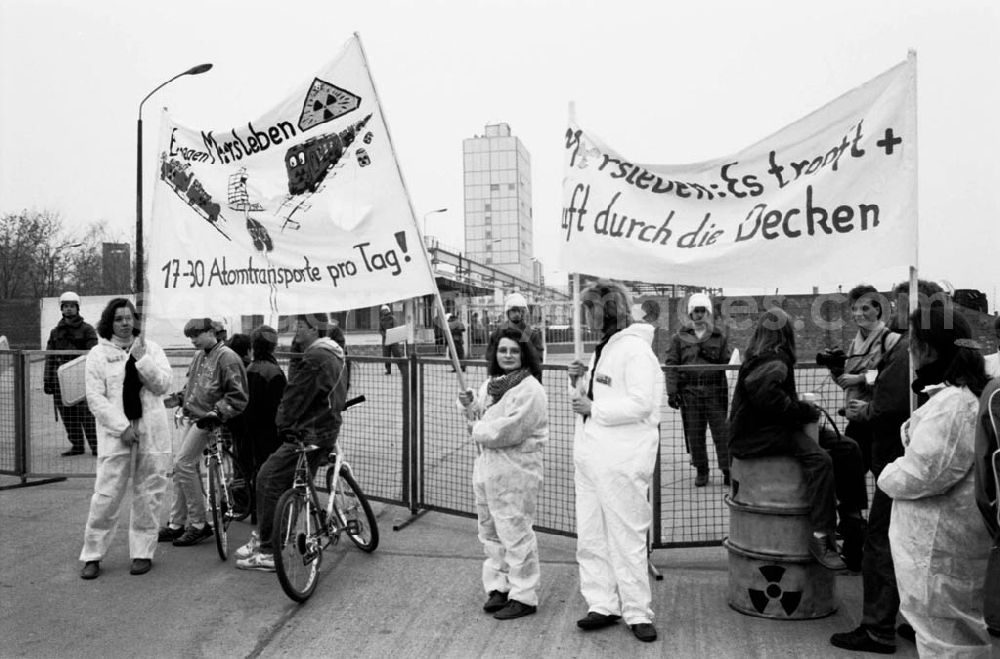 GDR image archive: Sachsen-Anhalt - Land Sachsen-Anhalt Demo in Helmstedt und Morsleben Atomkraftgegener