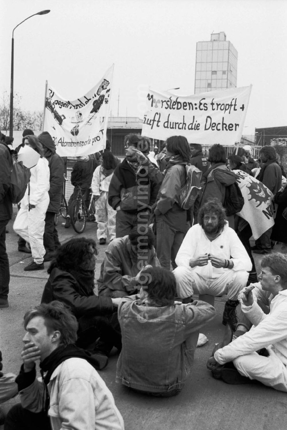 GDR picture archive: Sachsen-Anhalt - Land Sachsen-Anhalt Demo in Helmstedt und Morsleben Atomkraftgegener