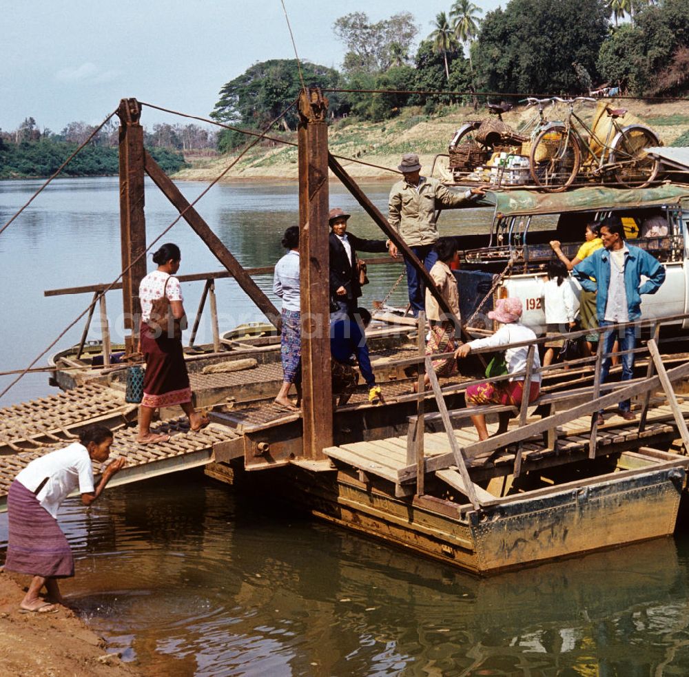 GDR photo archive: Nam Ngum - Auf der Fähre am Fluß Nam Ngum in der Demokratischen Volksrepublik Laos.
