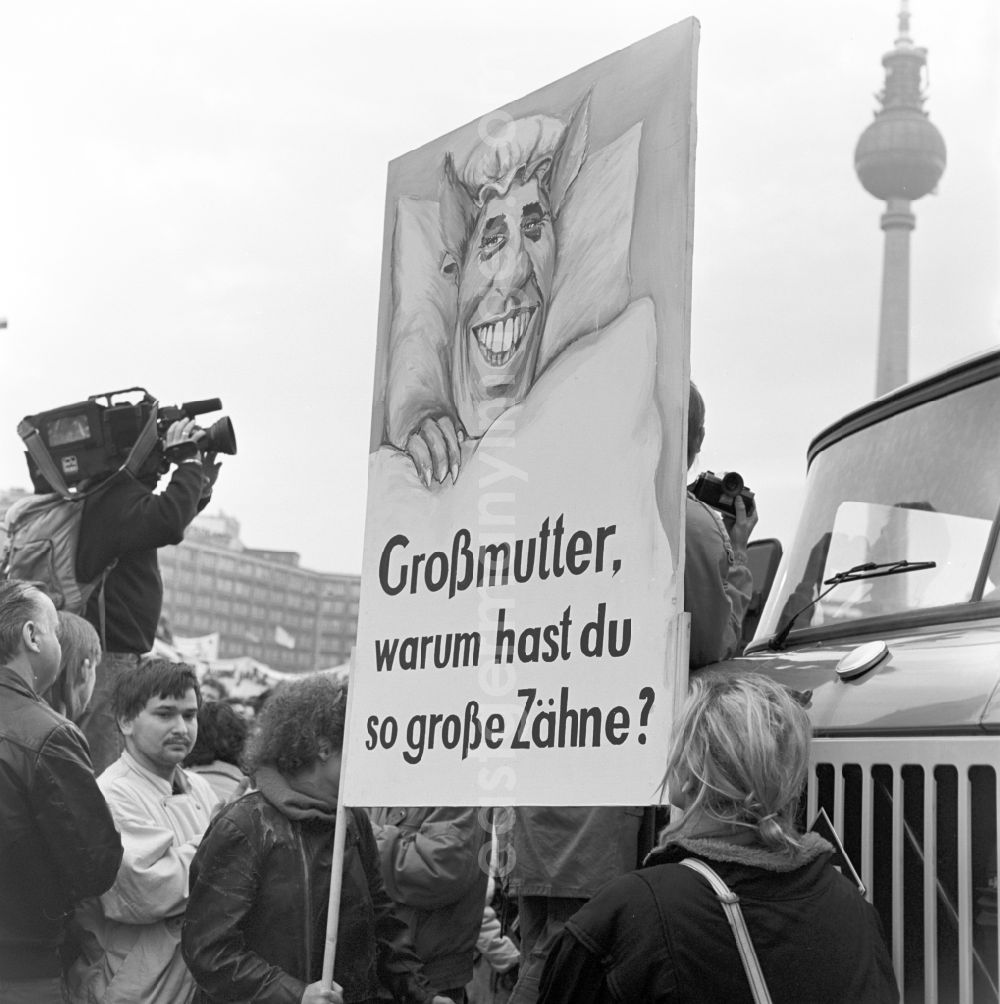 Berlin: Poster Grandmother why do you have such big teeth? related to Egon Krenz, one of the most famous posters of the demo by Joachim Damm. On 4 November 1989 came on the Alexanderplatz in Berlin with about a million subscribers to the largest demonstration in the history of the GDR