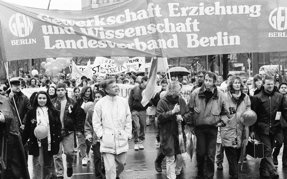 GDR photo archive: Berlin - Lehrerdemo in Westberlin 25.