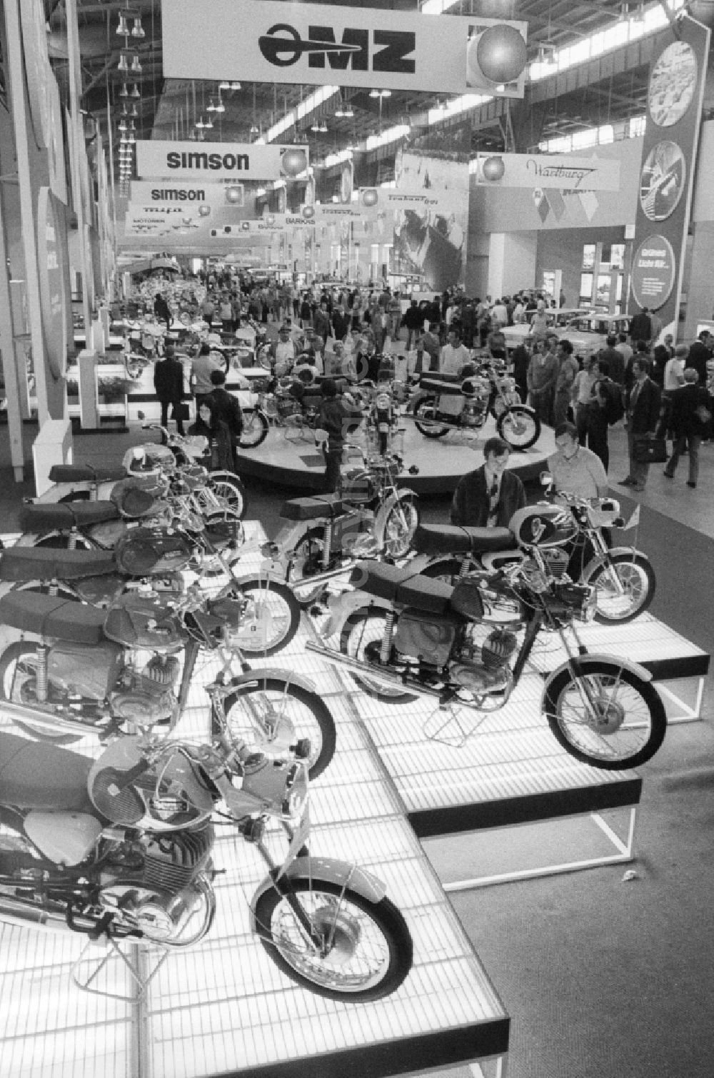 GDR photo archive: Leipzig - GDR motorcycles and mopeds branded Simson and MZ at the Leipzig autumn fair in Leipzig in Saxony in the area of the former GDR, German Democratic Republic