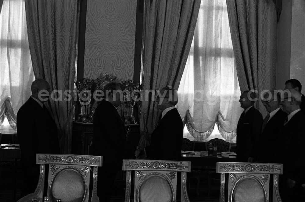GDR image archive: Moskau - Leonid Breshnew empfängt Erich Honecker. Beginn der Verhandlungen (