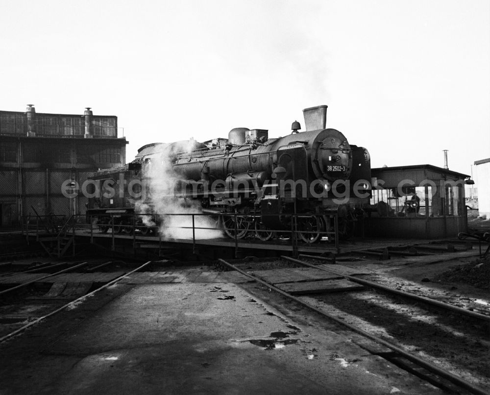 GDR photo archive: Halberstadt - Locomotive of the series 38 25