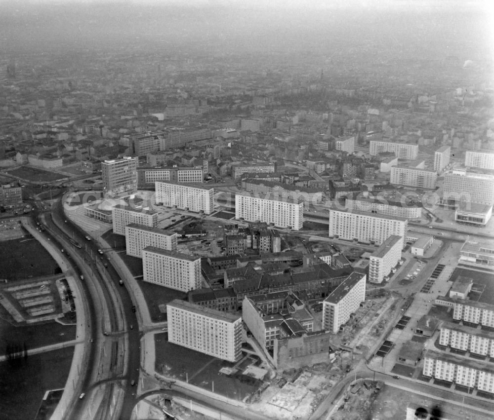 GDR photo archive: Berlin - Aerial view of the residential area with old buildings and prefabricated buildings on Alexanderstrasse, Magazinstrasse, Schillingstrasse and Jacobystrasse in Berlin, the former capital of the GDR, German Democratic Republic