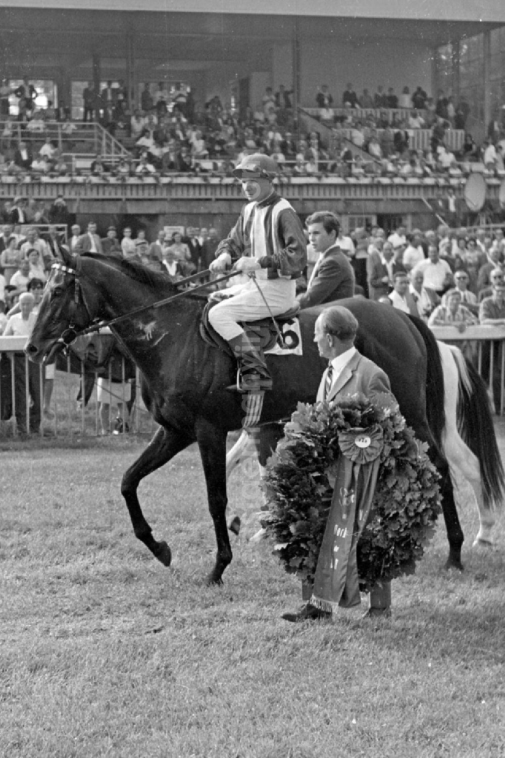 GDR image archive: Hoppegarten - Main with Alexander Mirus after the derby win in Hoppegarten in the state Brandenburg on the territory of the former GDR, German Democratic Republic