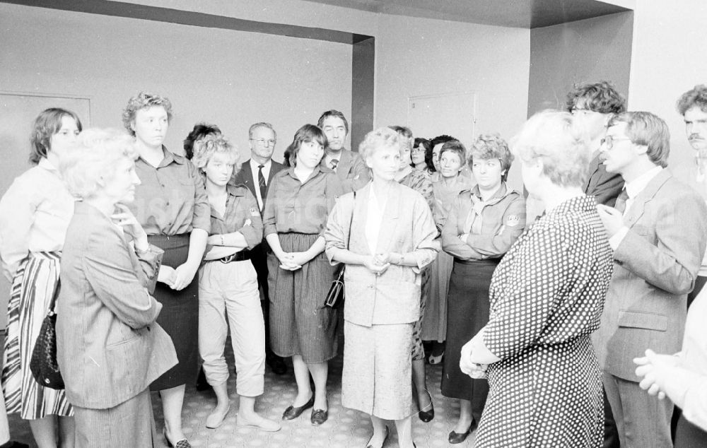 Berlin: Pedagogical Council with Gen. Margot Honecker at the Scholochow OS Oberschule in Berlin - Marzahn in the territory of the former GDR, German Democratic Republic