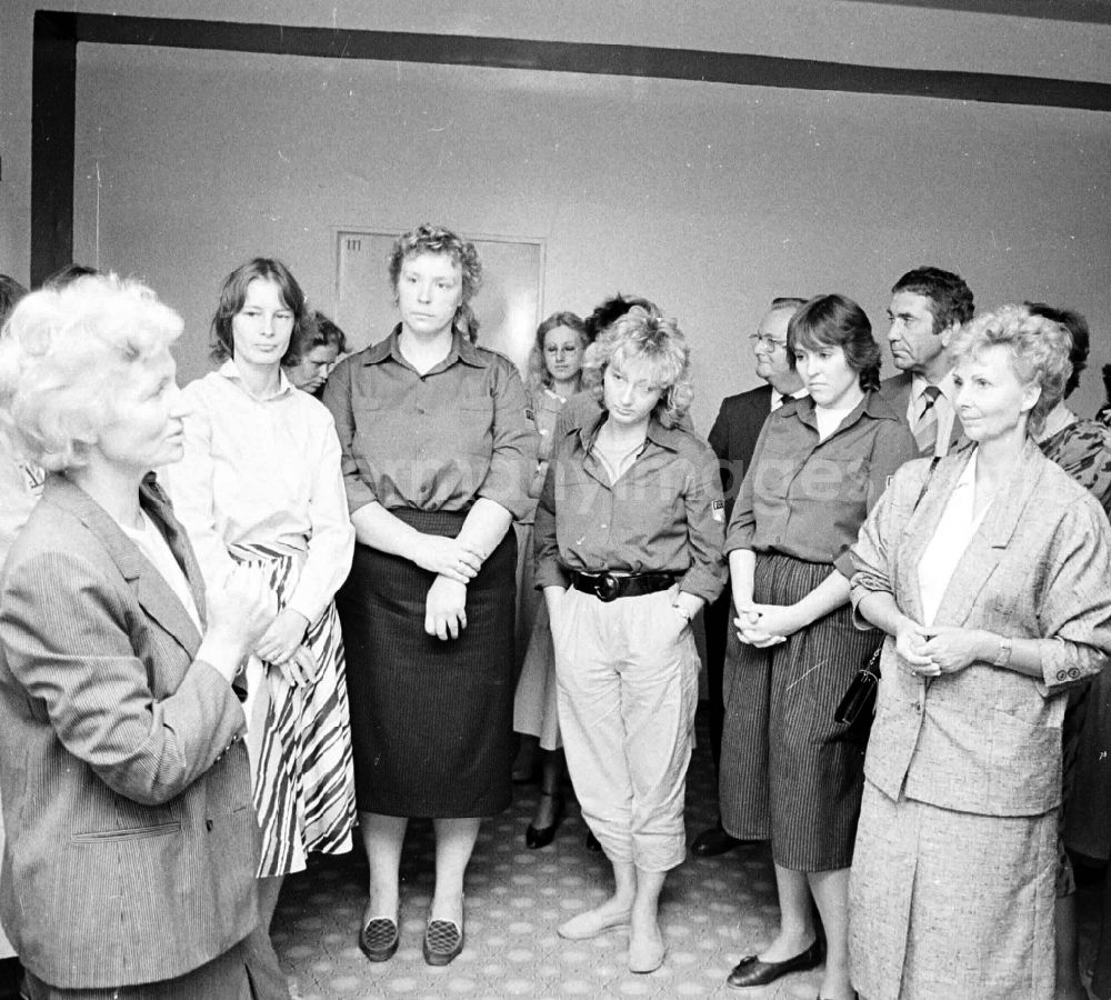 Berlin: Pedagogical Council with Gen. Margot Honecker at the Scholochow OS Oberschule in Berlin - Marzahn in the territory of the former GDR, German Democratic Republic