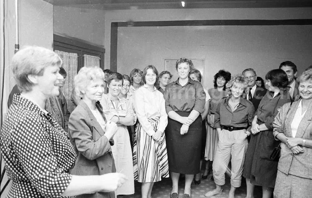 GDR image archive: Berlin - Pedagogical Council with Gen. Margot Honecker at the Scholochow OS Oberschule in Berlin - Marzahn in the territory of the former GDR, German Democratic Republic
