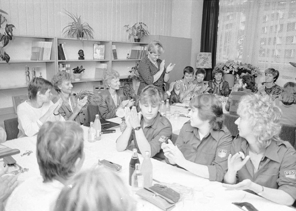 GDR photo archive: Berlin - Pedagogical Council with Gen. Margot Honecker at the Scholochow OS Oberschule in Berlin - Marzahn in the territory of the former GDR, German Democratic Republic
