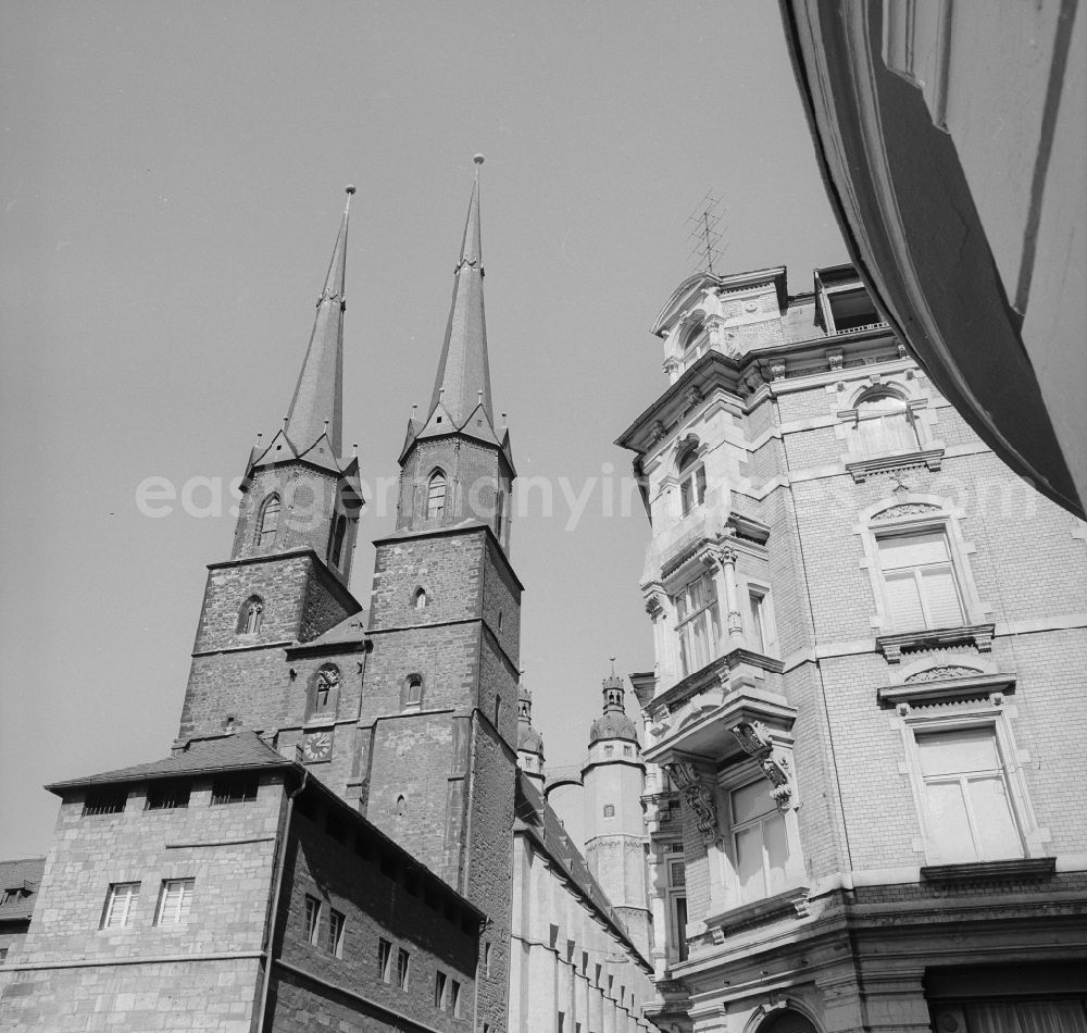 GDR image archive: Halle (Saale) - The Market Church of Our Lady, also known as St. Mary's Church, in Halle (Saale) in Saxony-Anhalt on the territory of the former GDR, German Democratic Republic