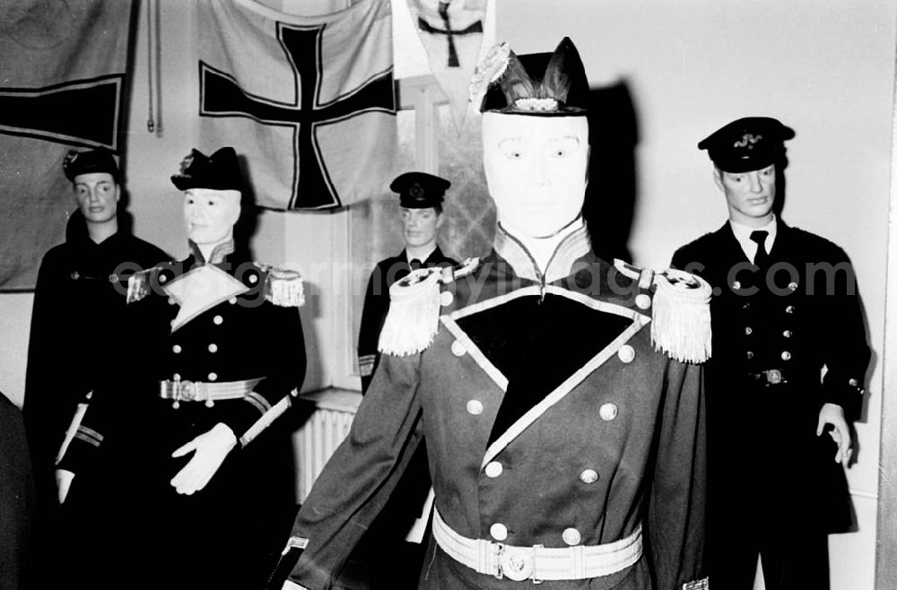 GDR photo archive: Rostock - Marineuniform-Ausstellung im Schiffahrtsmuseum Rostock