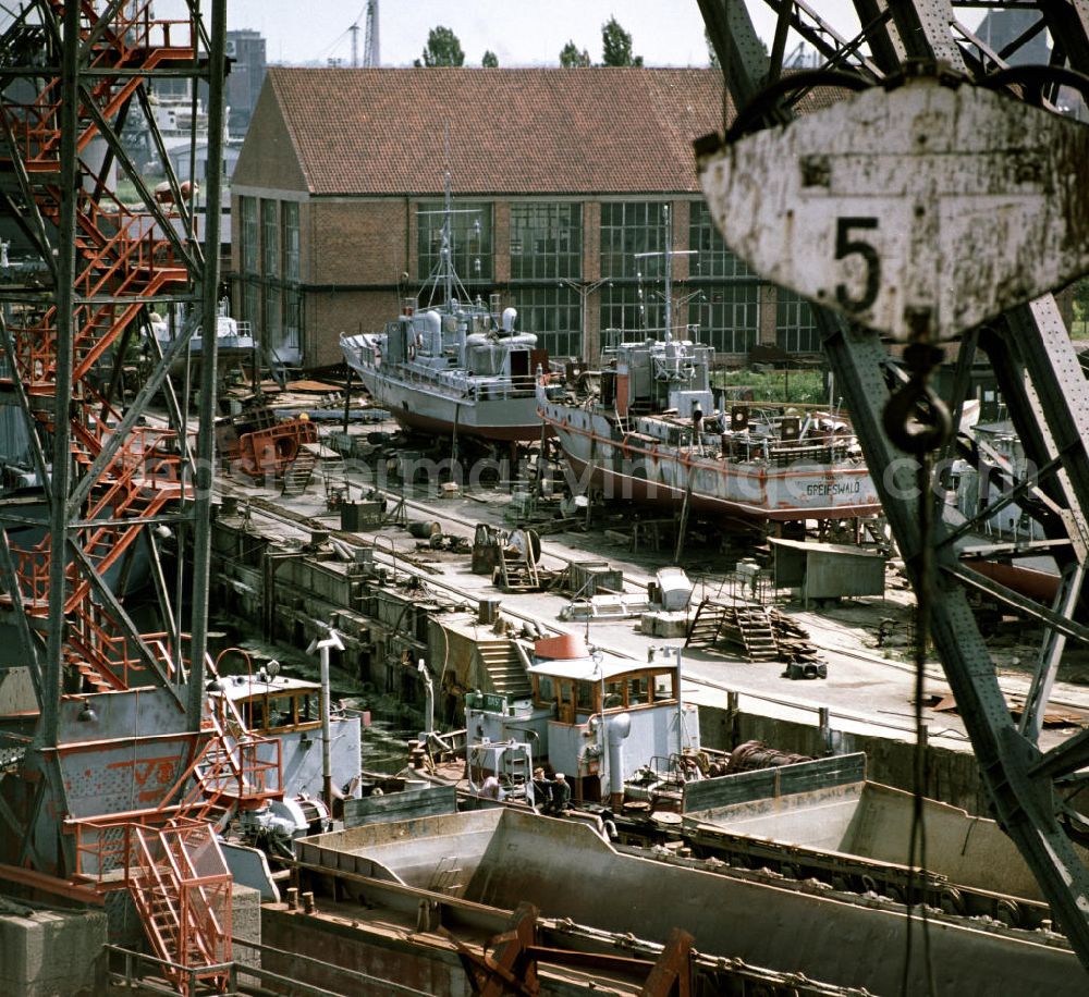 GDR photo archive: Wismar - Blick auf die Mathias-Thesen-Werft in Wismar.