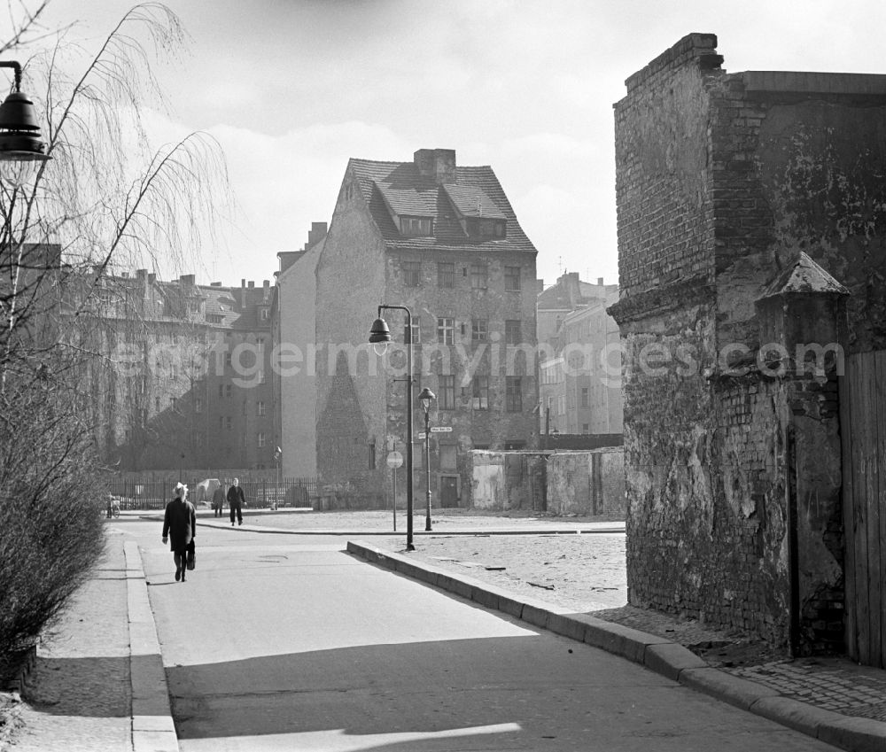 GDR photo archive: Berlin - Mitte - Max-Beer-street corner line street in Berlin