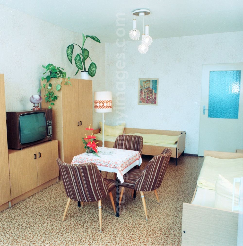 GDR image archive: Berlin - Furnished Room in workers' hostel at the Lenin Avenue, today Landsberger Allee, corner Ho Chi Minh road, today Weissenseer way in Berlin, the former capital of the GDR, German Democratic Republic. Today it is the Holiday Inn Hotel Berlin City East