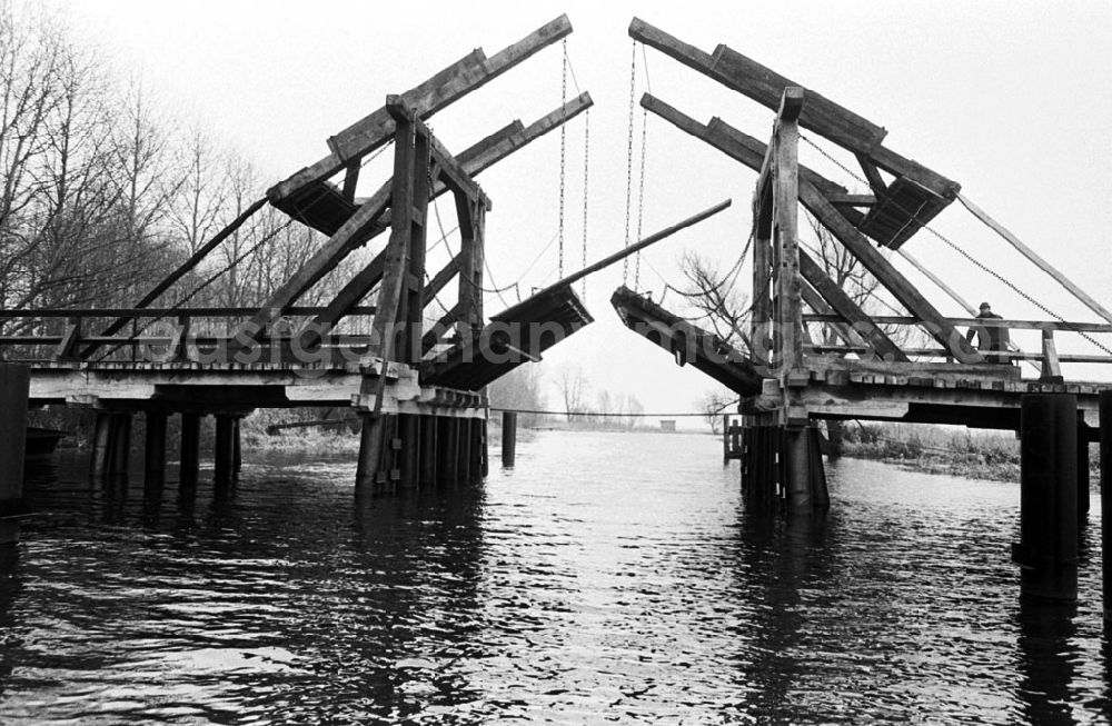 GDR image archive: Mecklenburg-Vorpommern - Mecklenburg Brücke 21.12.9