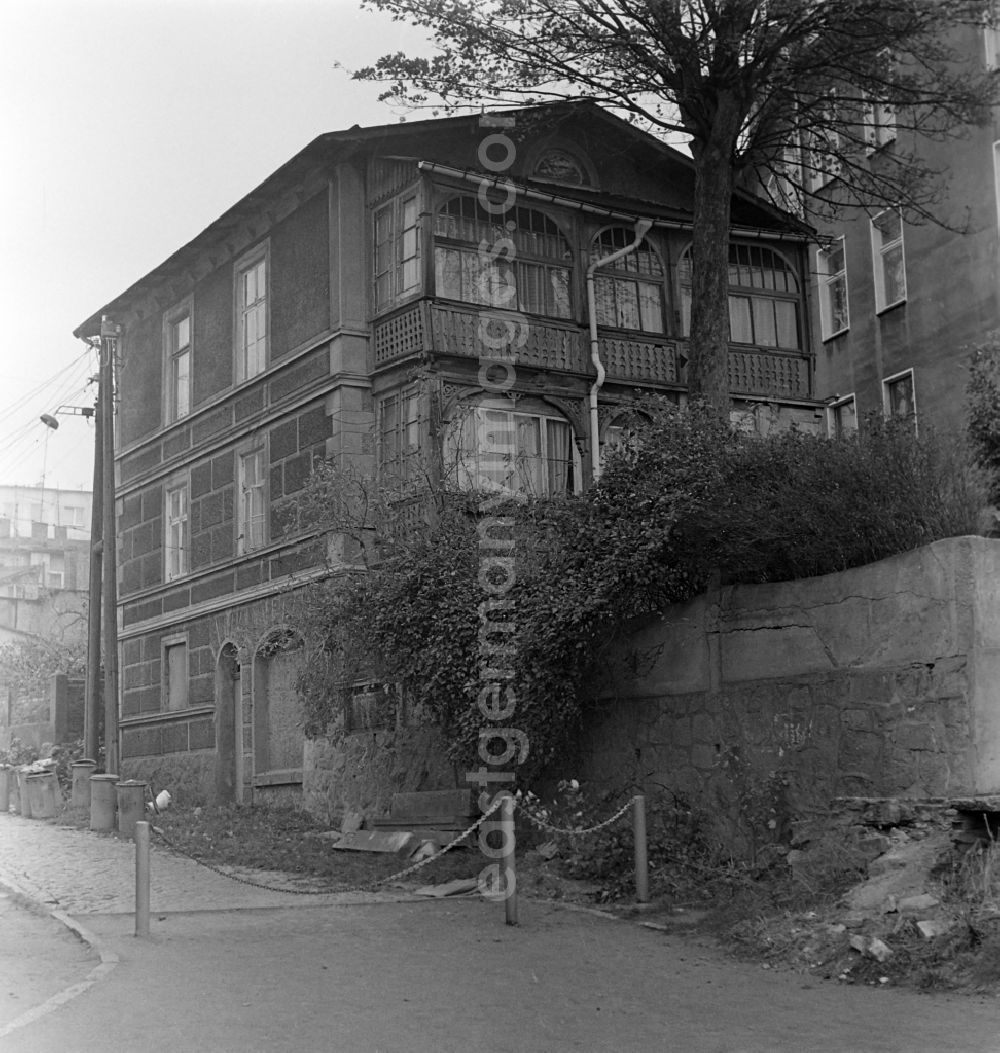 Sassnitz: Street view of an apartment building - building front on street Hauptstrasse in Sassnitz in the state Mecklenburg-Western Pomerania on the territory of the former GDR, German Democratic Republic