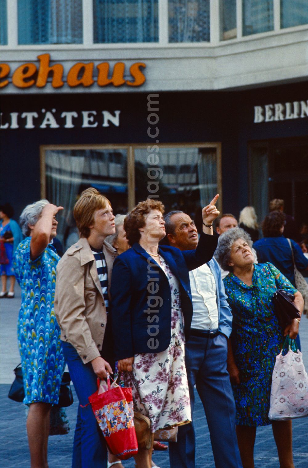 GDR image archive: Berlin - People on Alexanderplatz in East Berlin in the area of the former GDR, German Democratic Republic