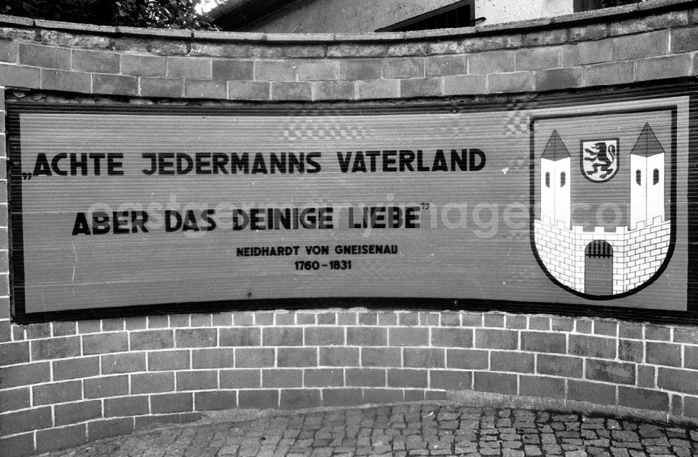 GDR photo archive: Sachsen Anhalt-Merseburg - Merseburg/Sachsen Anhalt Gneisenau-Losung vor NVA-Kaserne 06.09.9