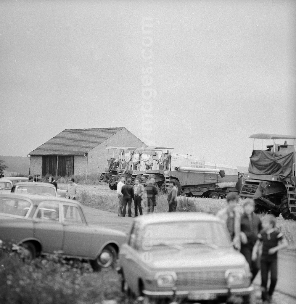GDR picture archive: Michendorf - Combine harvesters arm for the journey in the south districts of the republic to the harvest of grain in Michendorf in the federal state Brandenburg in the area of the former GDR, German democratic republic