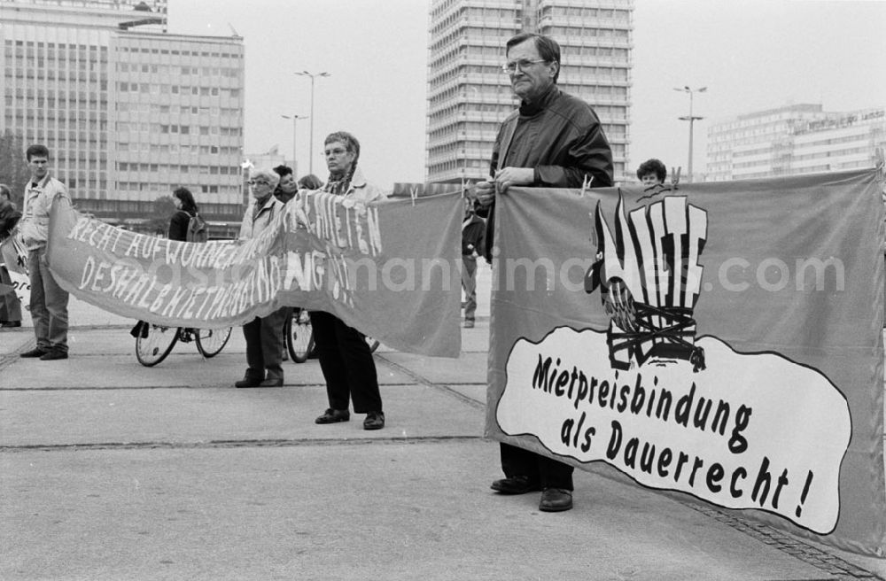 GDR photo archive: - Mieterbunddemo Umschlagnummer: 7398