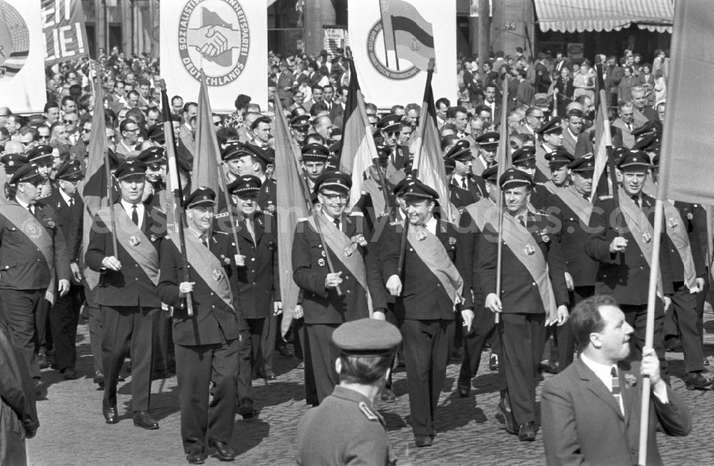 Magdeburg: Employees of Deutsche Reichsbahn in uniform at the May 1 demonstration in Magdeburg. May Day is also known as May Day, Labor Day or achievements of the international labor movement