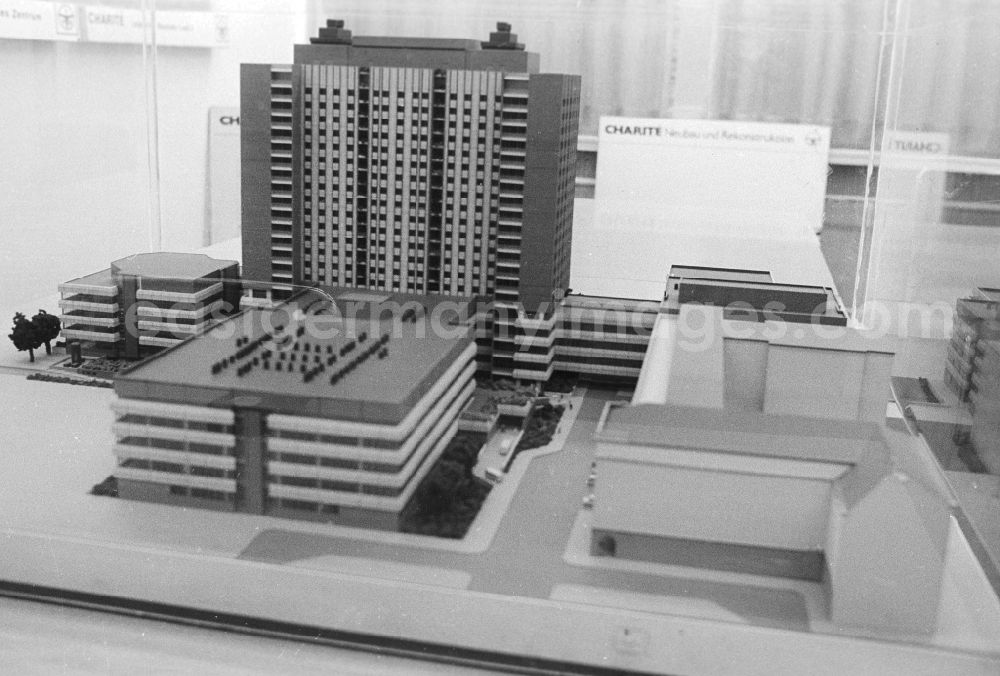 Berlin: Model of the large-scale project „new building and reconstruction of the university medical centre of the Humboldt's university to Berlin“ with the bed high rise and other clinical facilities of the Charite in Berlin, the former capital of the GDR, German democratic republic