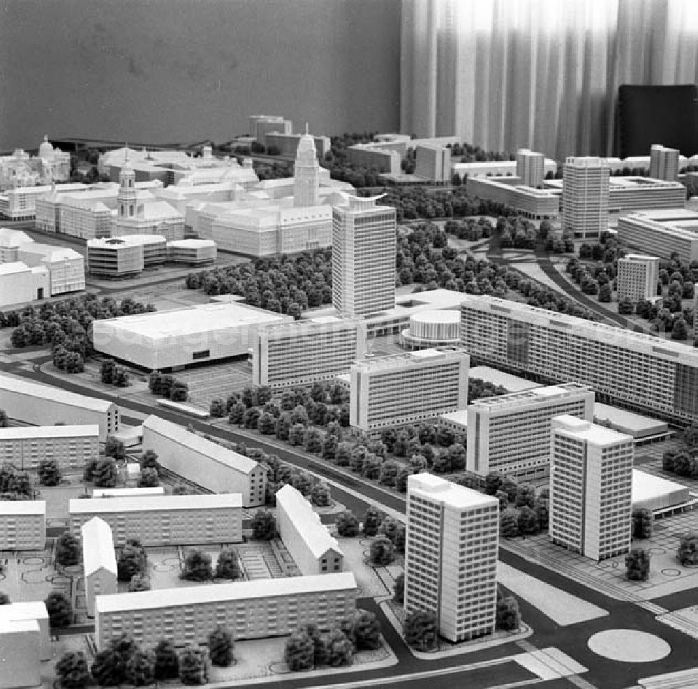 Dresden: 24.04.1968 Modellaufnahmen von Dreseden Bauabschnitte bis 1970 und nach197