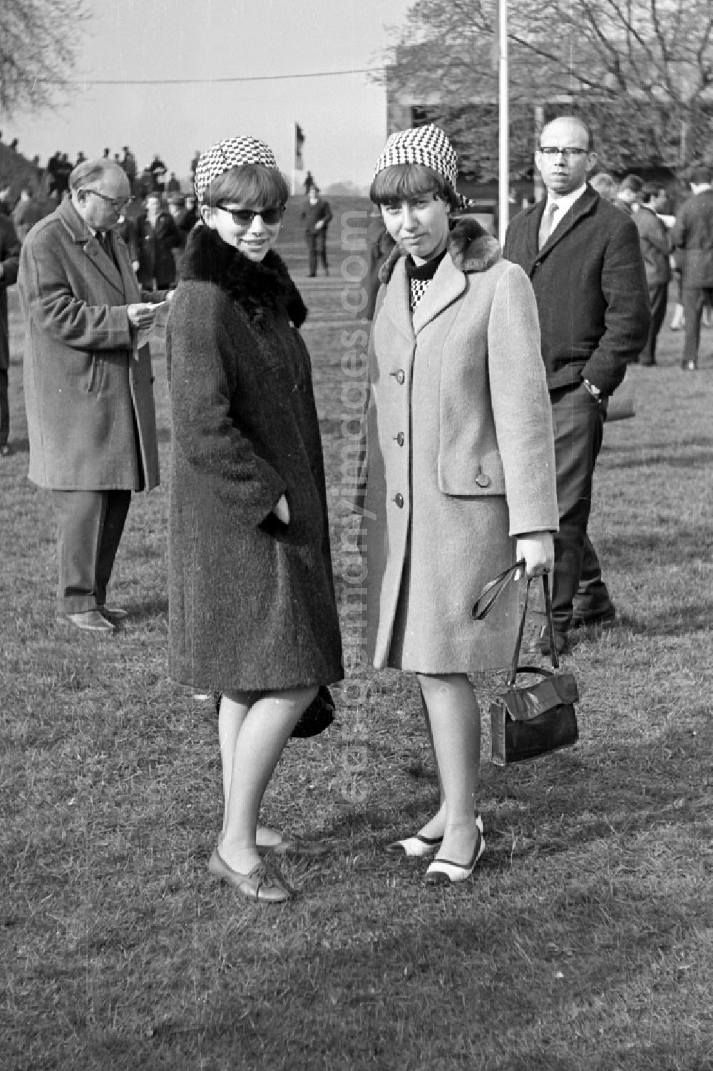GDR photo archive: Magdeburg - Elegantly dressed women at the Fashion Day at the Herrenkrug racecourse in Magdeburg in the state Saxony-Anhalt on the territory of the former GDR, German Democratic Republic