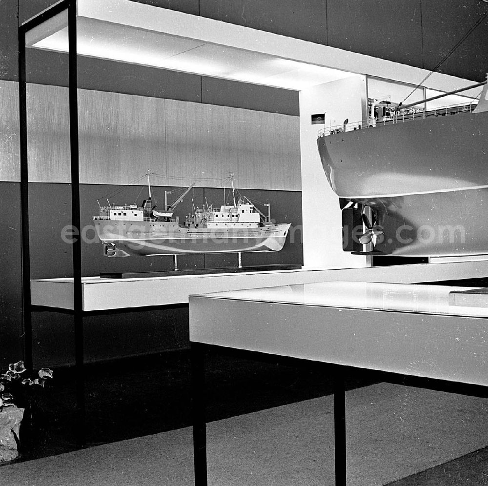 GDR image archive: Leipzig / Sachsen - März 1967 Leipzig / Sachsen Technische Messe Modellschiff(e) Umschlagnr.: 4