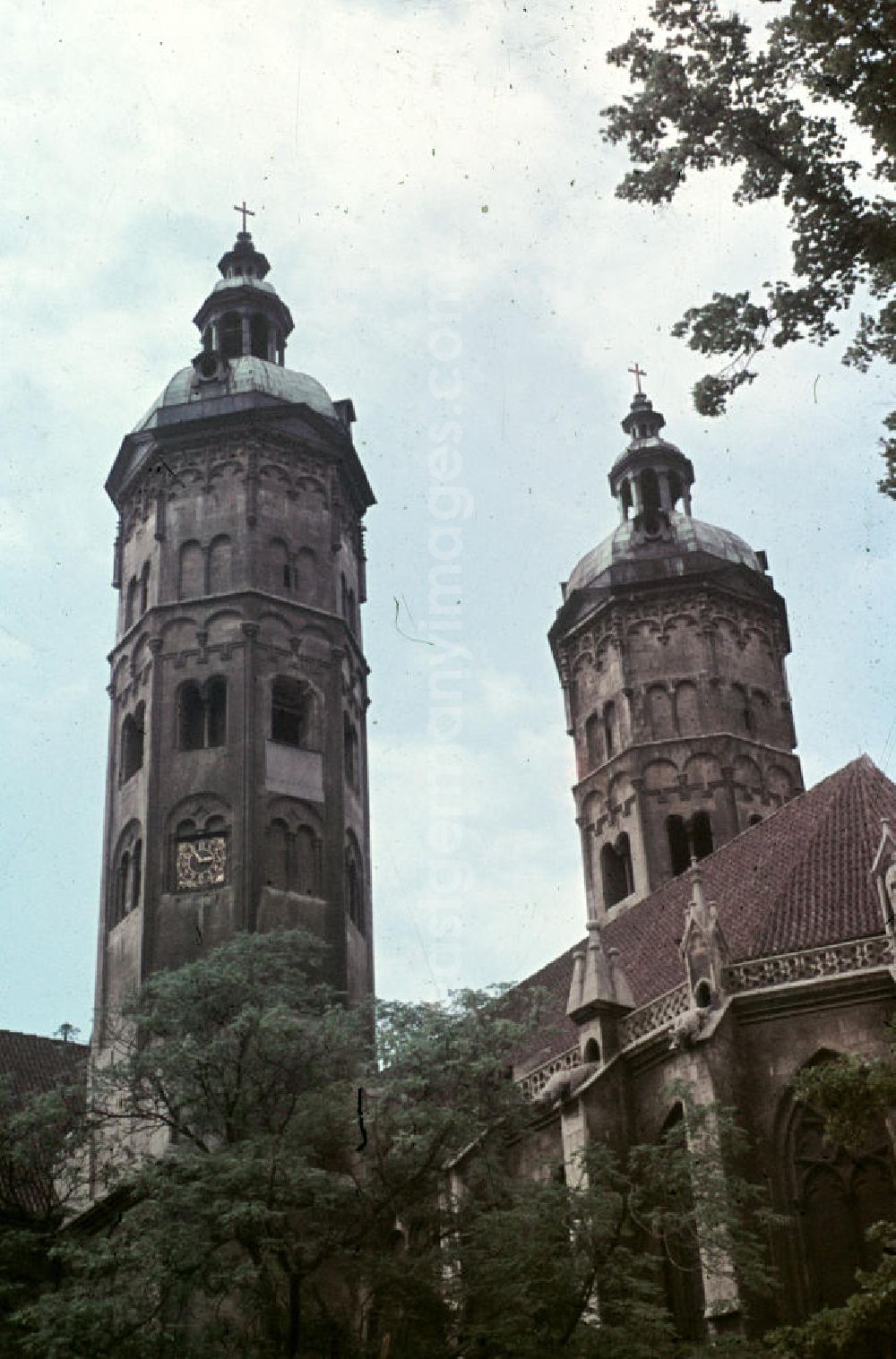 GDR picture archive: Naumburg - Osttürme mit Barockhauben des Naumburger Dom St. Peter und Paul. Easttowers of the Naumburger cathedral.