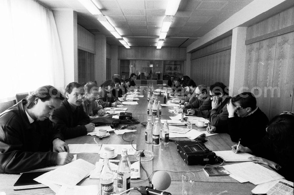 GDR photo archive: - ND-Pressekonferenz Umschlagnummer: 7315