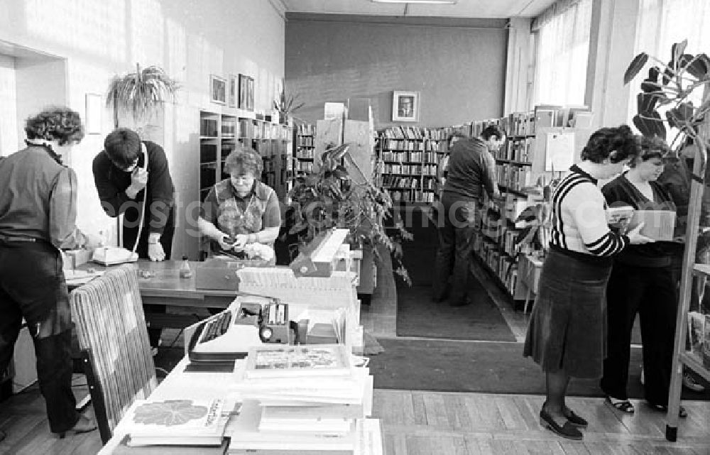 GDR photo archive: - 21.11.1986 ne Bibliothek Umschlagnr.: 1268