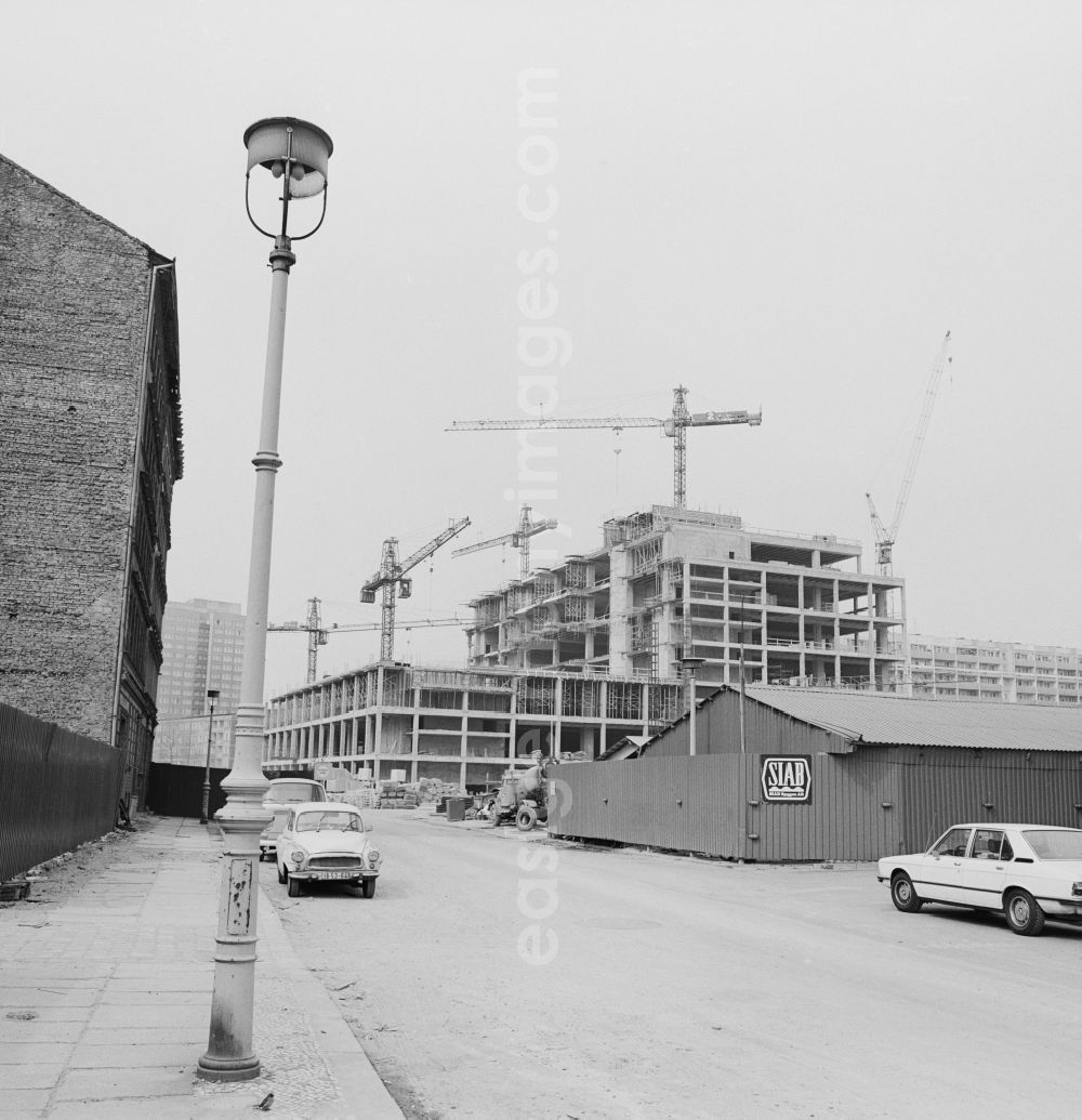 GDR photo archive: Berlin - Construction of the Centrum department store at the Ostbahnhof in Berlin - Friedrichshain. Here is the largest and most modern Centrum department store in the GDR was built. Today it is one of the Galeria Kaufhof department store chain