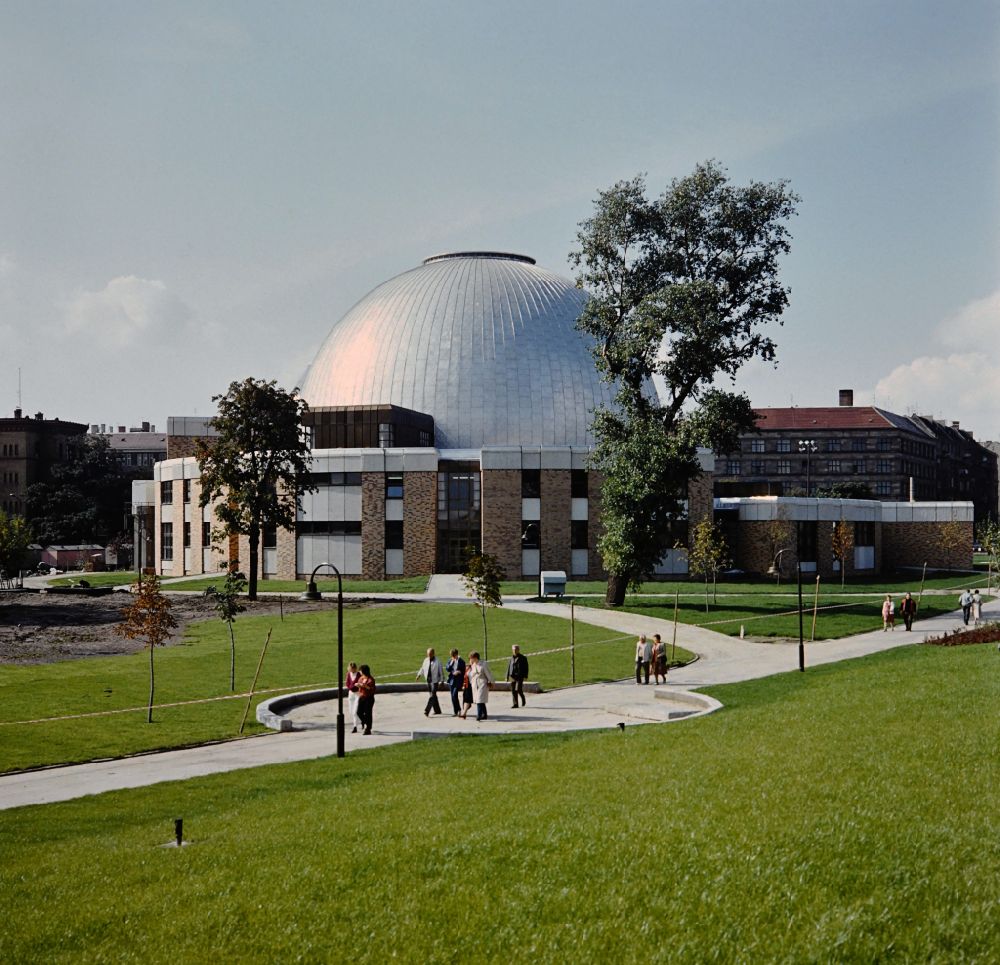 Berlin: The Zeiss - Planetarium one year before the opening in Prenzlauer Berg in Berlin Eastberlin on the territory of the former GDR, German Democratic Republic. It was built according to the plans of the architect Erhardt Gisske