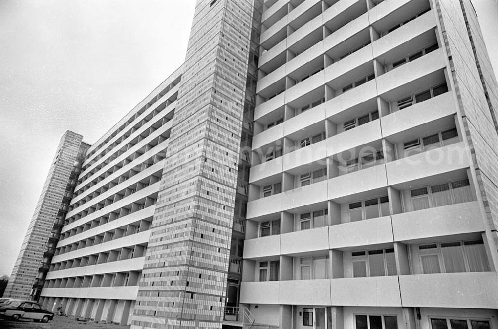 GDR photo archive: Berlin - Neubauten Hans Loch Str. Lichtenberg 1965 Umschlagsnr.: 1965-6