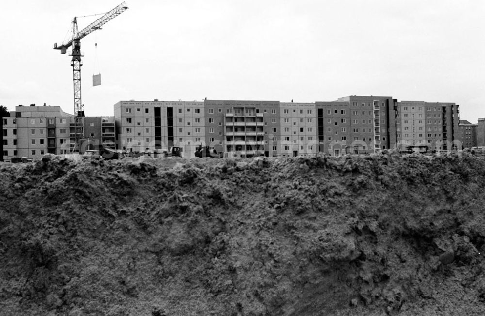 GDR photo archive: Mecklenburg-Vorpommern Neubrandenburg - Neubrandenburg - Mecklenburg-Vorpommern Wohnungsbau in Neubrandenburg 14.09.9