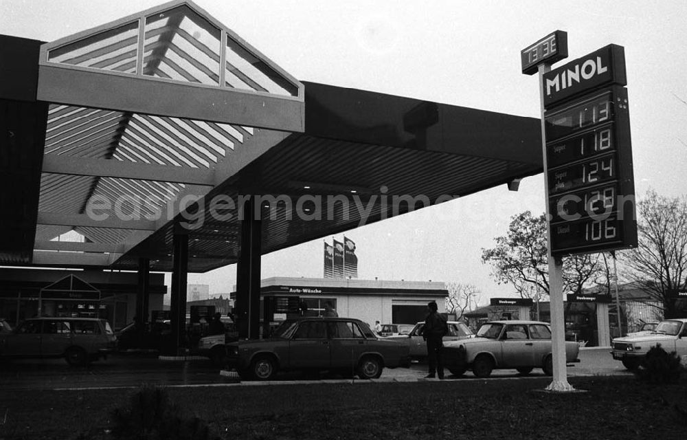 GDR photo archive: - Neue Minol-Tankstelle Umschlag:7272