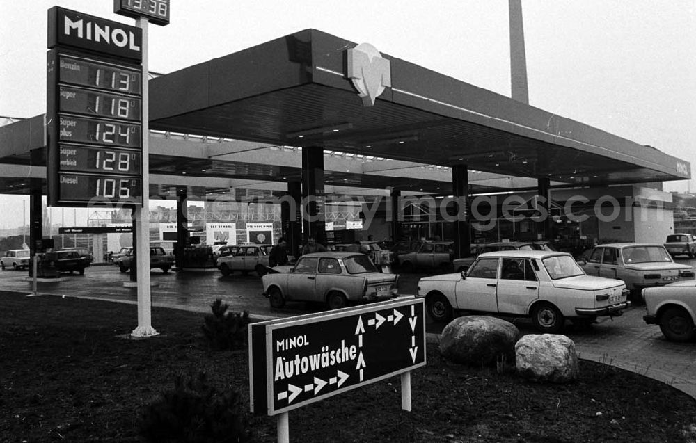 GDR picture archive: - Neue Minol-Tankstelle Umschlag:7272