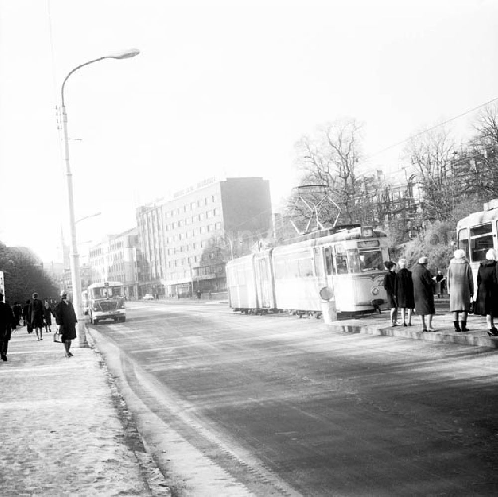 GDR image archive: Tallinn / Estland - November 1966 Tallinn: DDR-Straßenbahnen Stadtansicht Langer Hermann