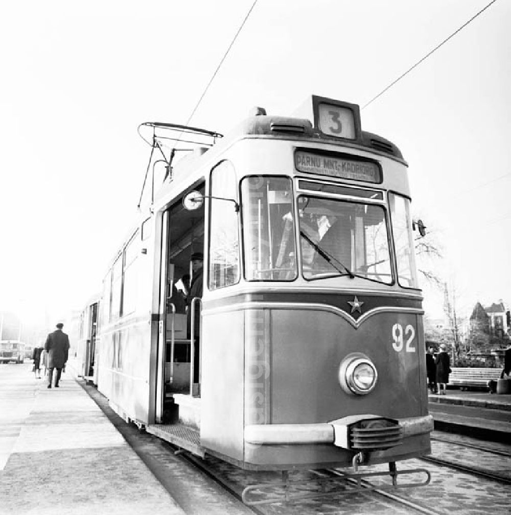 GDR picture archive: Tallinn / Estland - November 1966 Tallinn: DDR-Straßenbahnen Stadtansicht Langer Hermann