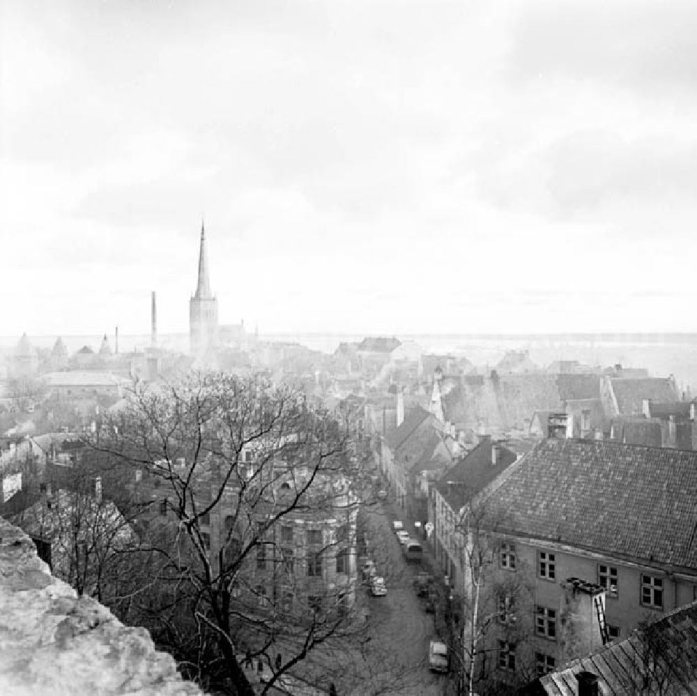 GDR photo archive: Tallinn / Estland - November 1966 Tallinn: Stadtansicht Blick vom Domberg
