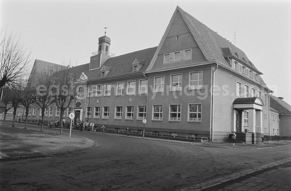 Laubusch: School building with tower - Secondary School OS Dr. Richard Sorge at Laubuscher Markt in the Upper Lusatian workers settlement Gartenstadt Erika in Laubusch in the state of Saxony on the territory of the former GDR, German Democratic Republic
