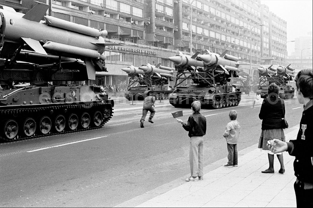 Berlin: Parade ride of military and combat technology of mobile anti-aircraft systems on a tracked vehicle with two-stage radar-guided 3M8 anti-aircraft missiles of the NVA National Peoples Army on Karl-Liebknecht-Strasse in the Mitte district of Berlin East Berlin on the territory of the former GDR, German Democratic Republic