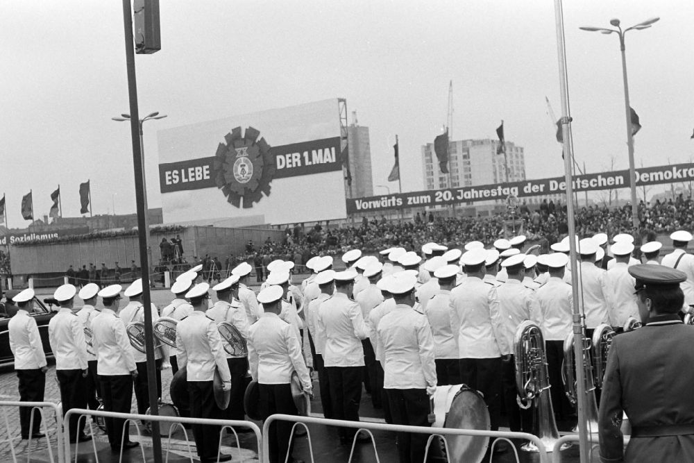 GDR image archive: Berlin - Parade of military and combat technology for the 2